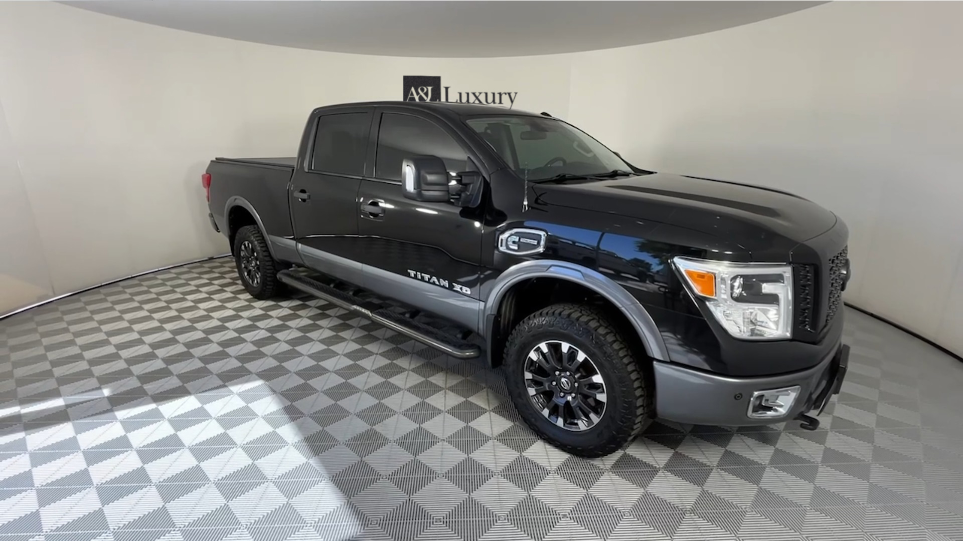 2017 Nissan Titan PRO-4X 4×4