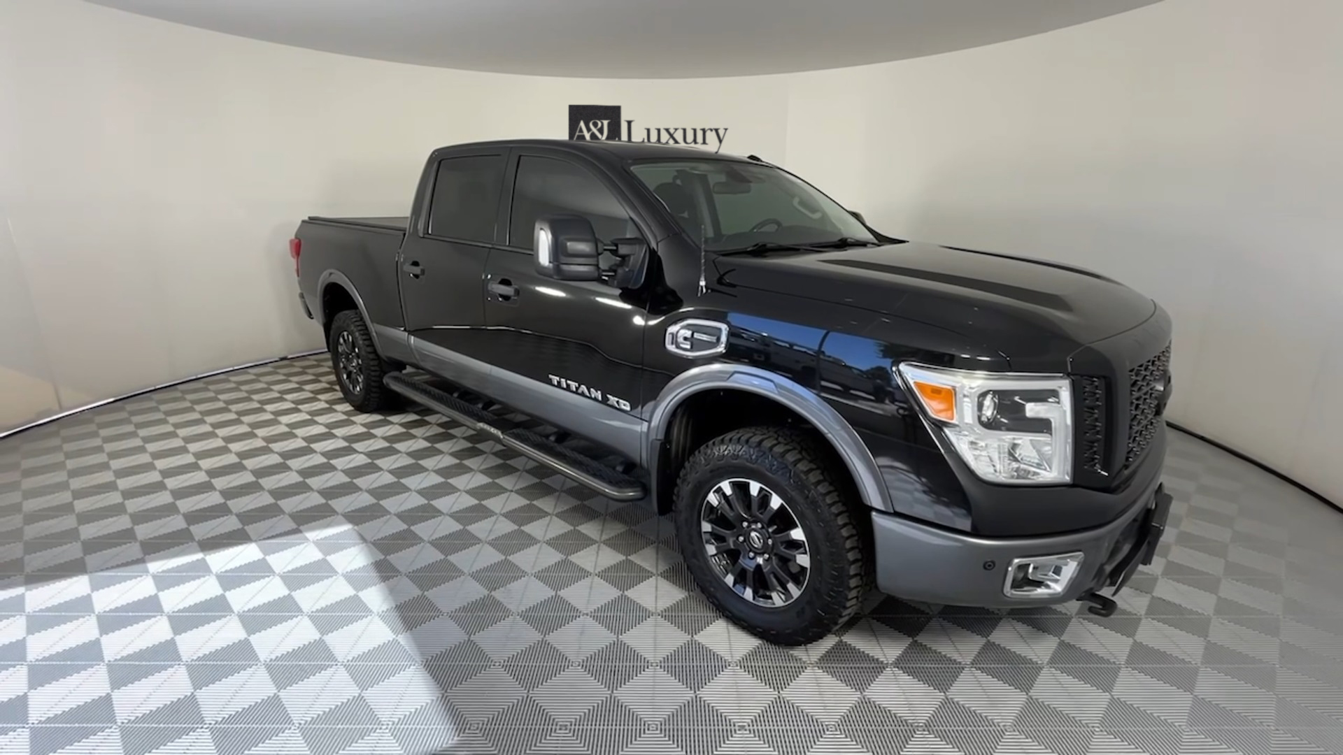 2017 Nissan Titan PRO-4X 4×4