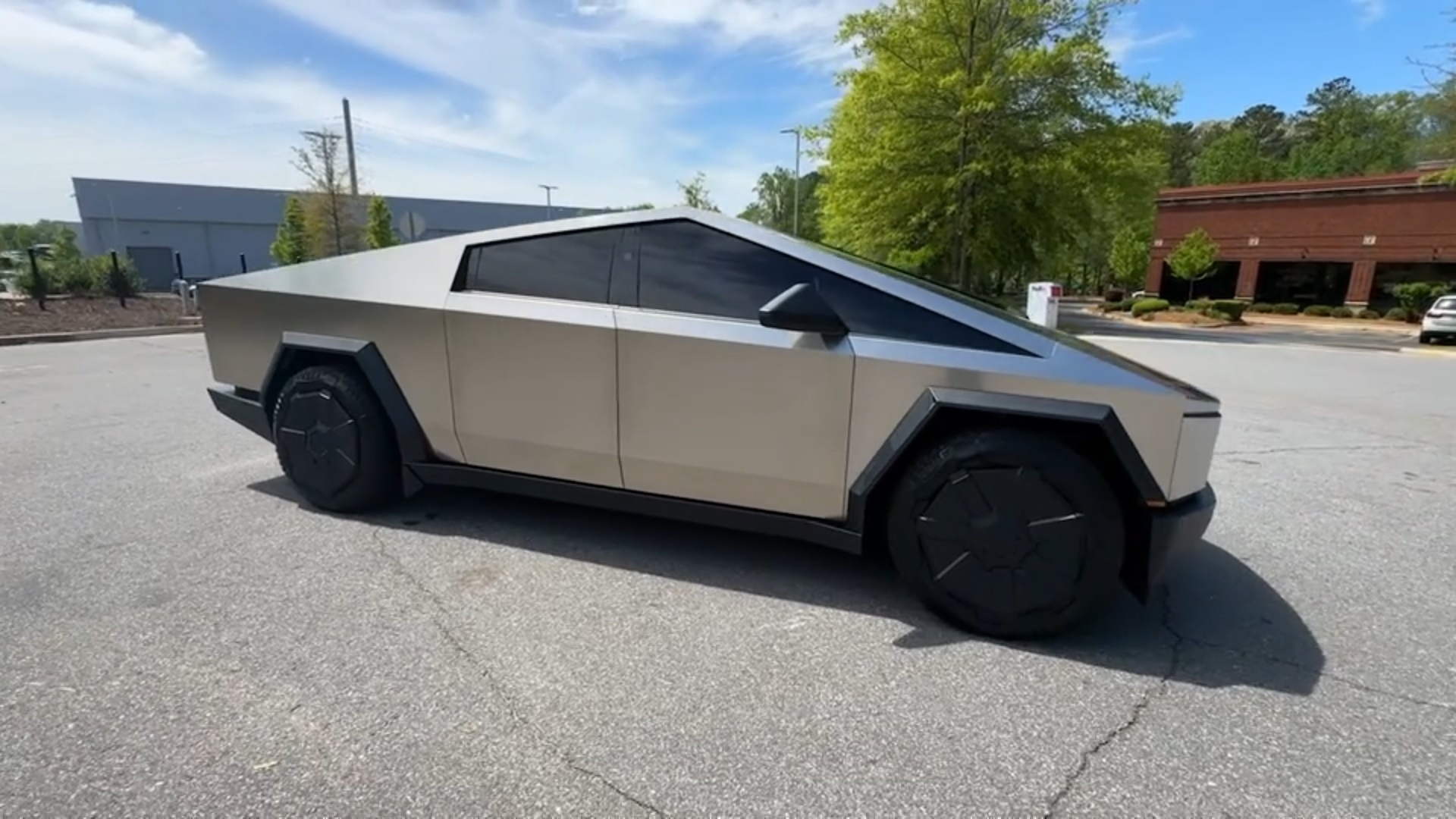 2024 Tesla Cybertruck Base