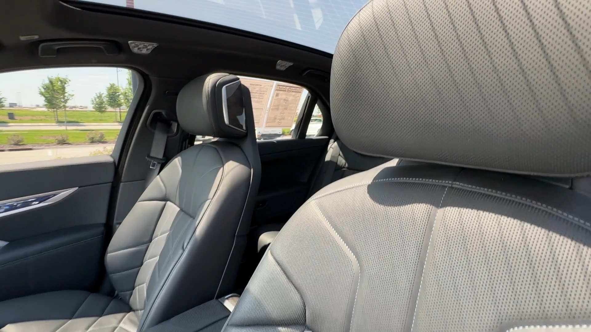 2023 BMW 760i xDrive