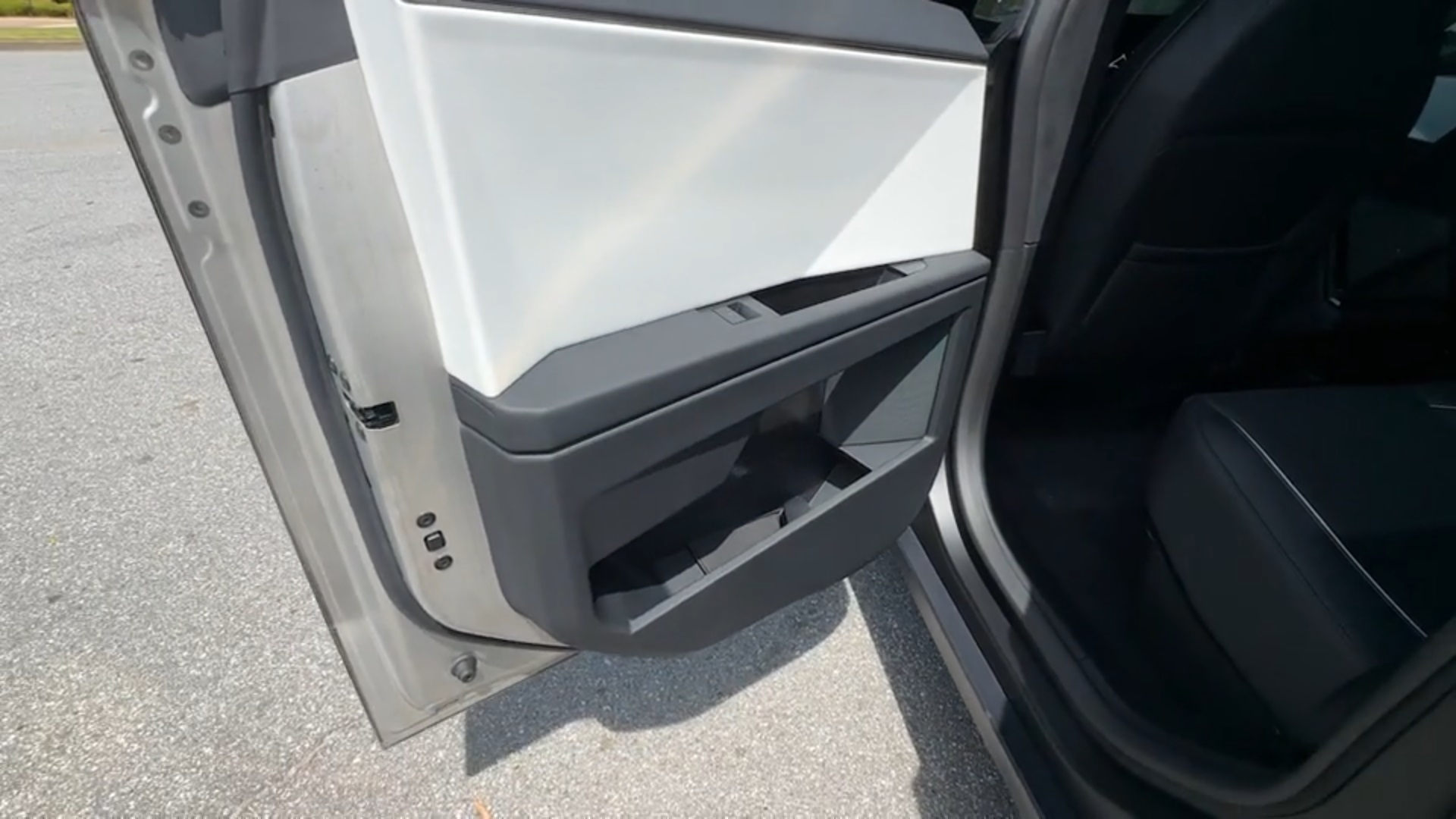 2024 Tesla Cybertruck Base