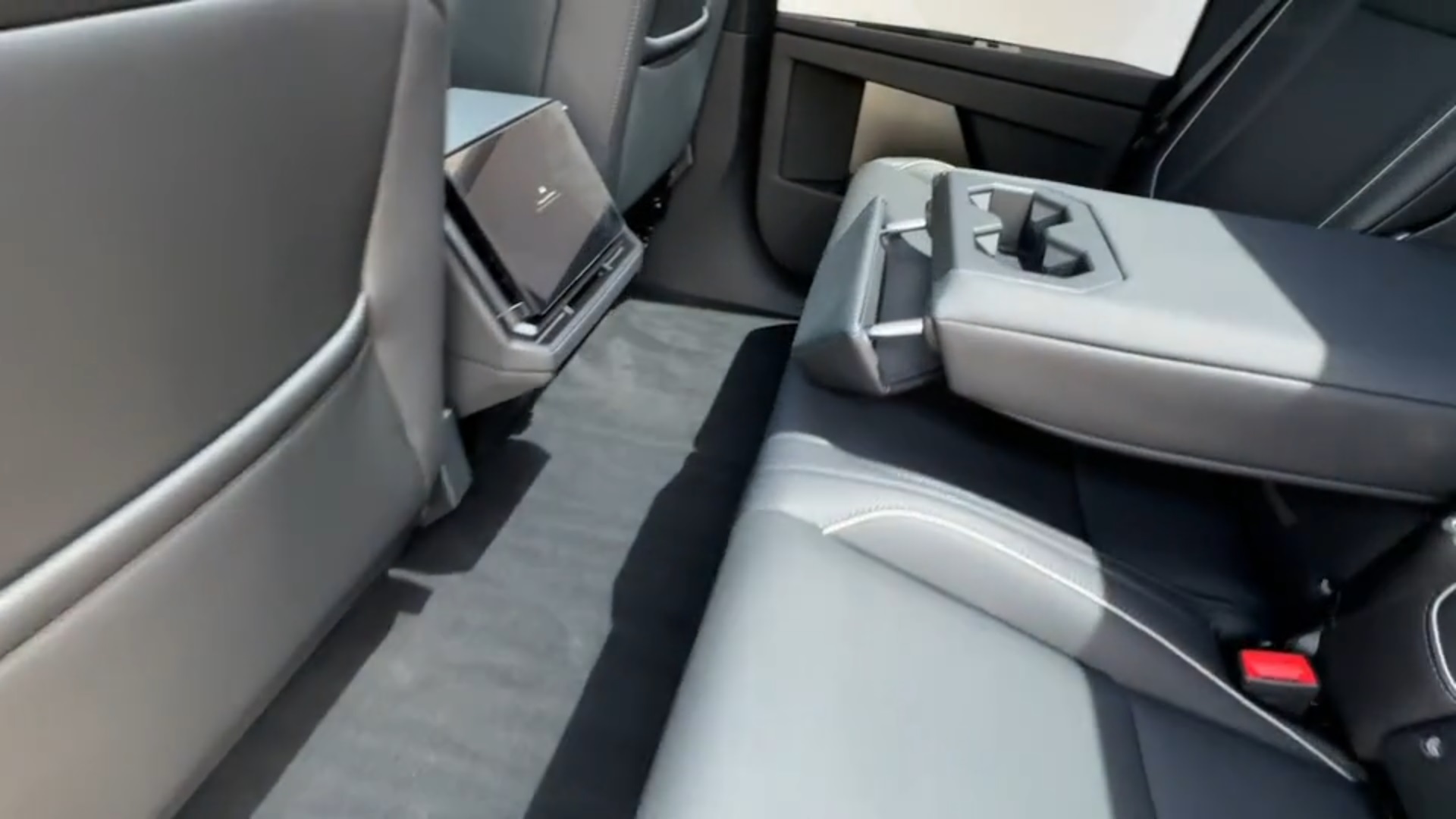 2024 Tesla Cybertruck Base