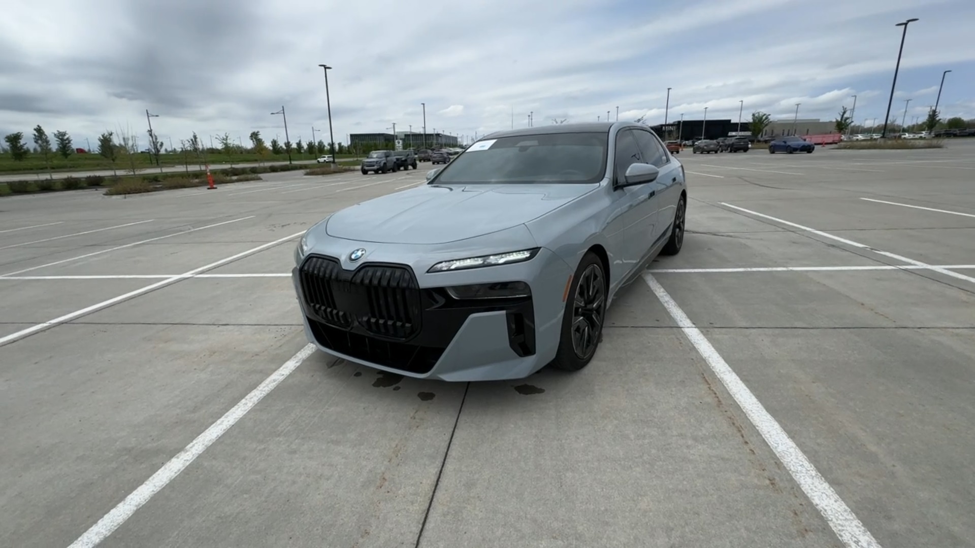 2023 BMW 760i xDrive