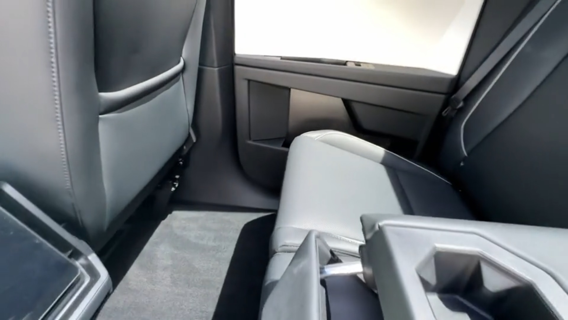 2024 Tesla Cybertruck Base