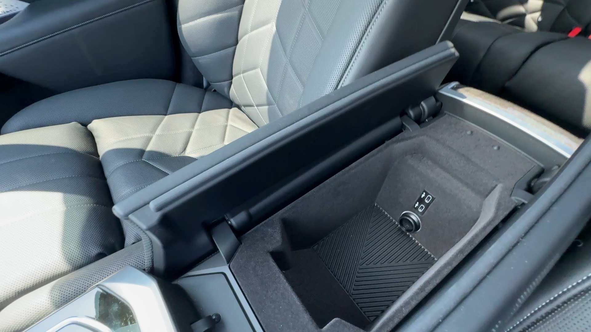 2023 BMW 760i xDrive