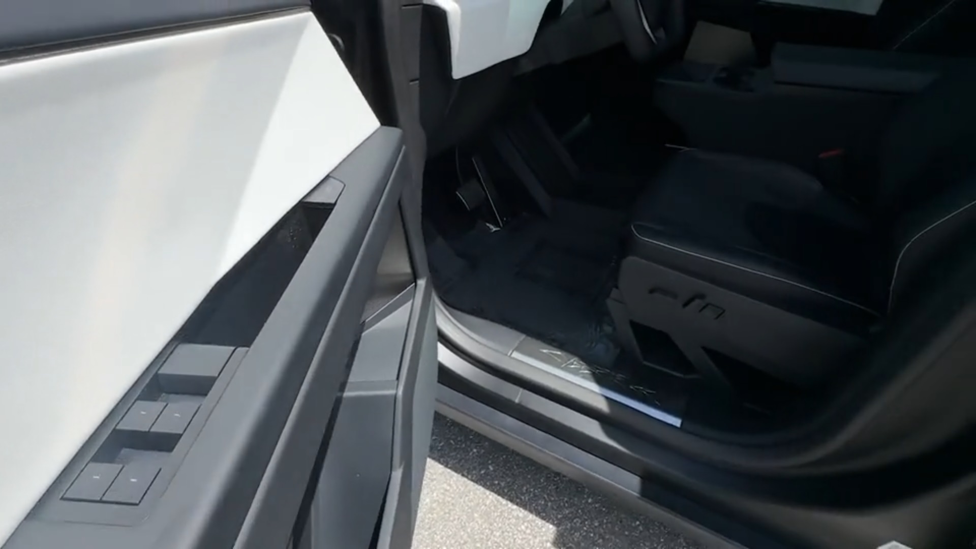 2024 Tesla Cybertruck Base