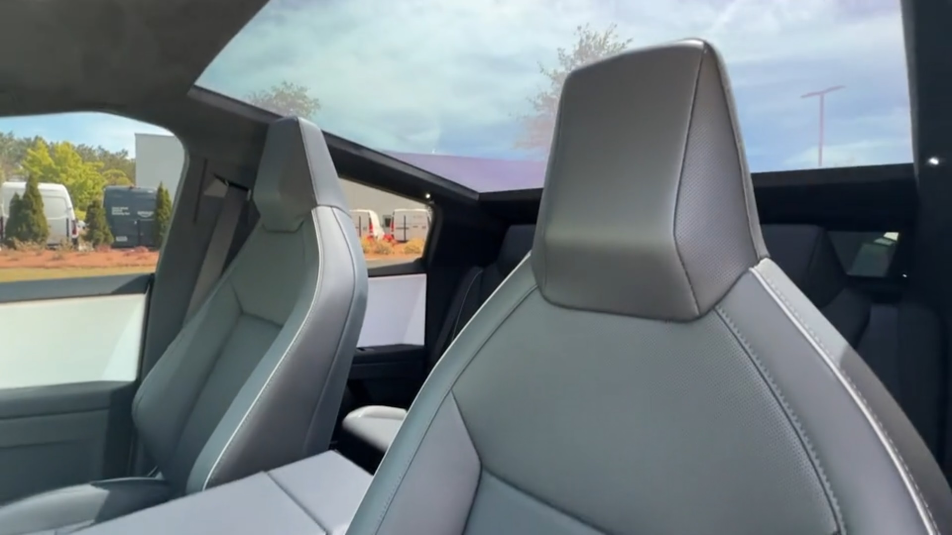 2024 Tesla Cybertruck Base