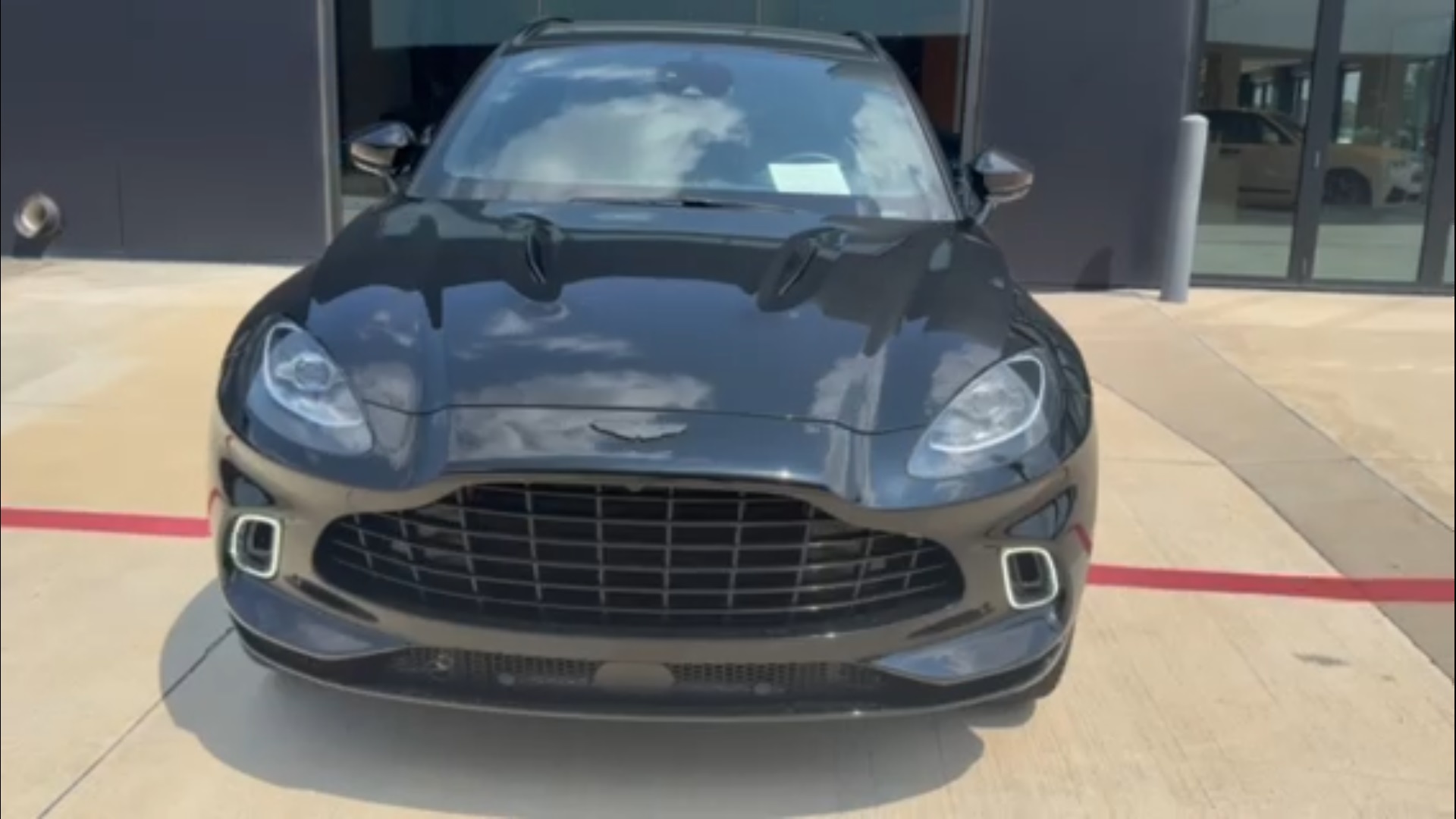 2024 Aston Martin DBX