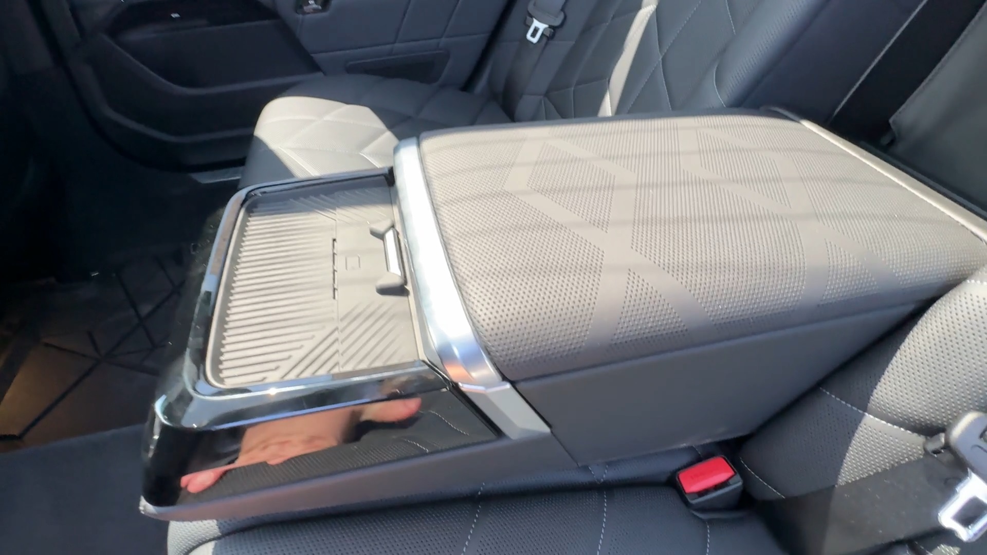 2023 BMW 760i xDrive