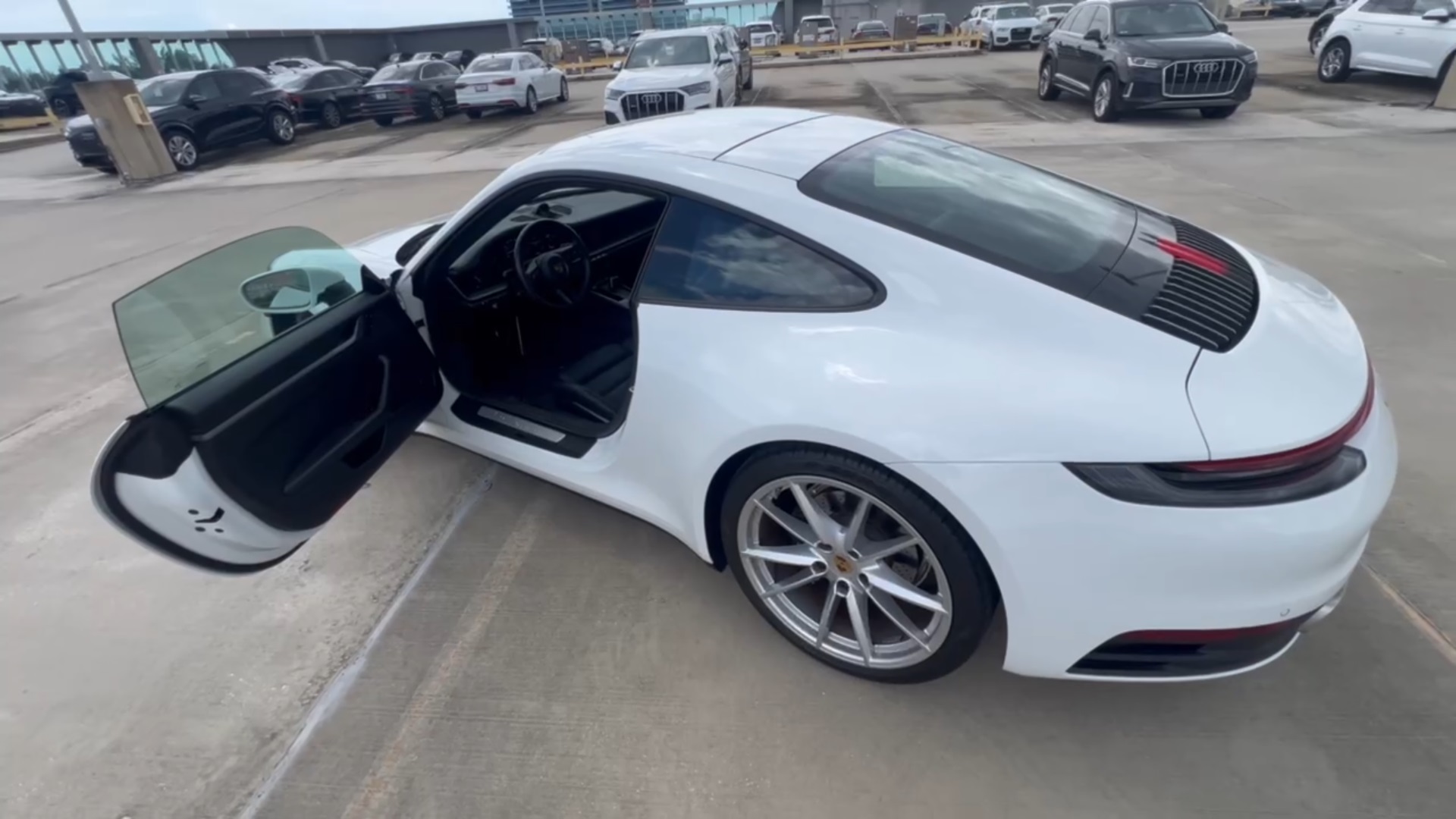 2024 Porsche 911 Carrera 4