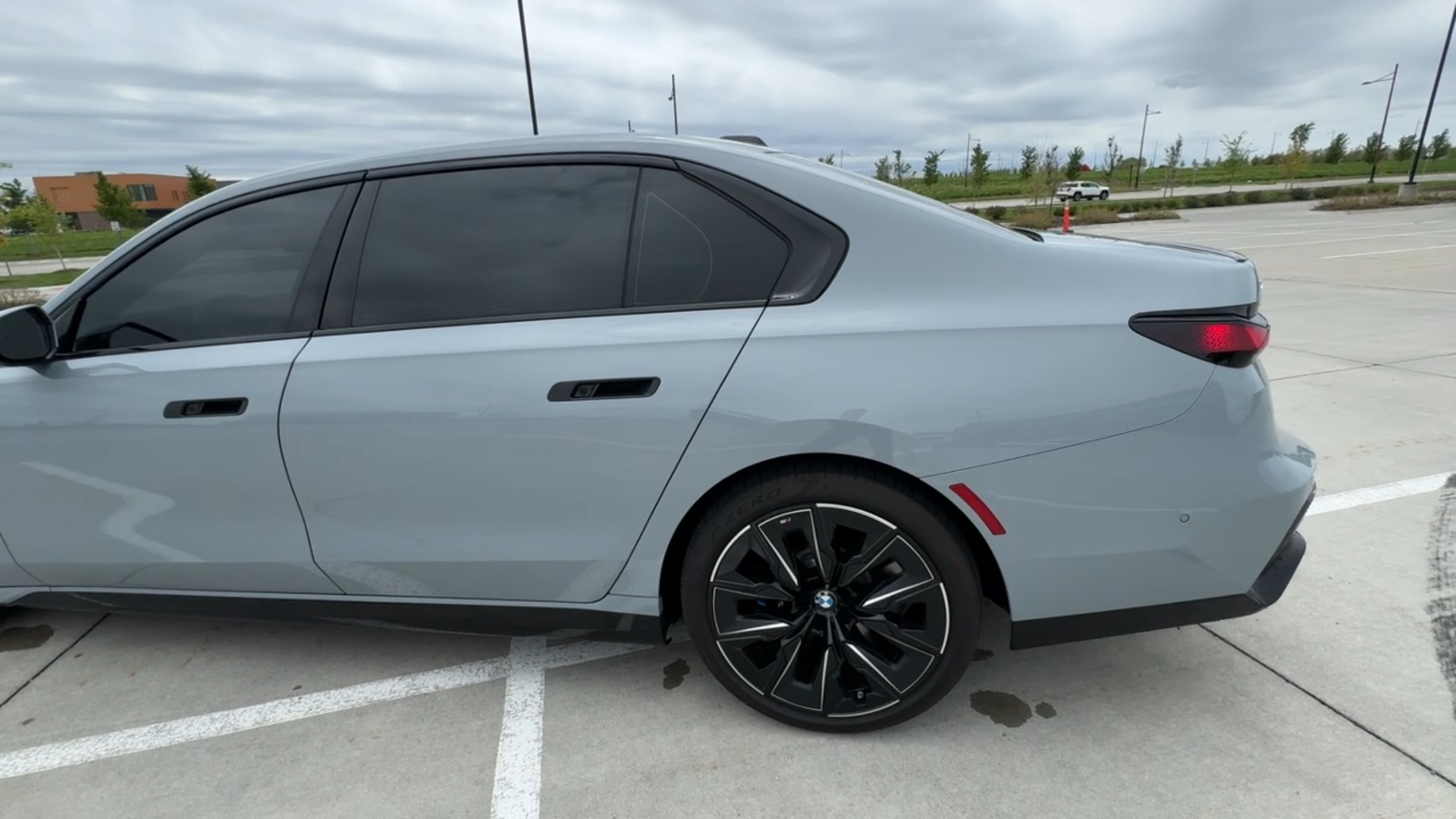 2023 BMW 760i xDrive