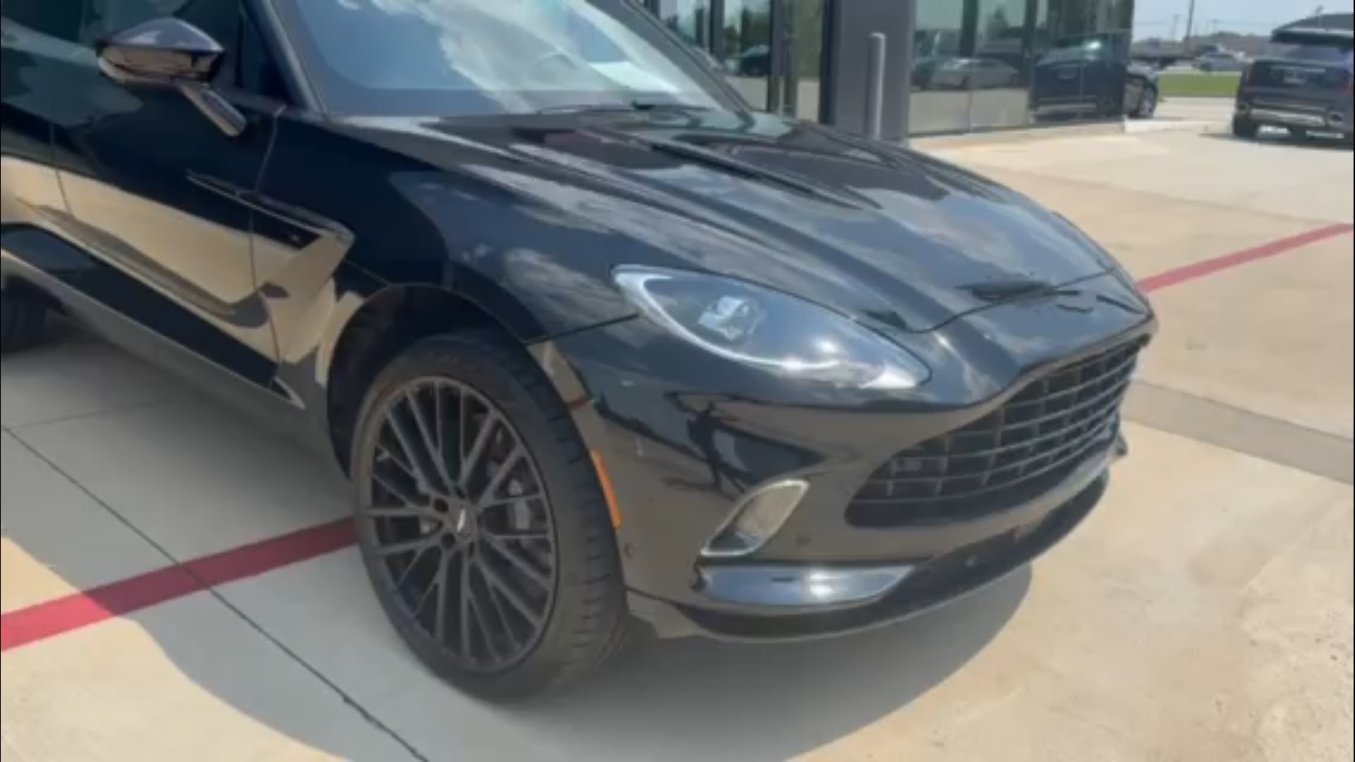 2024 Aston Martin DBX
