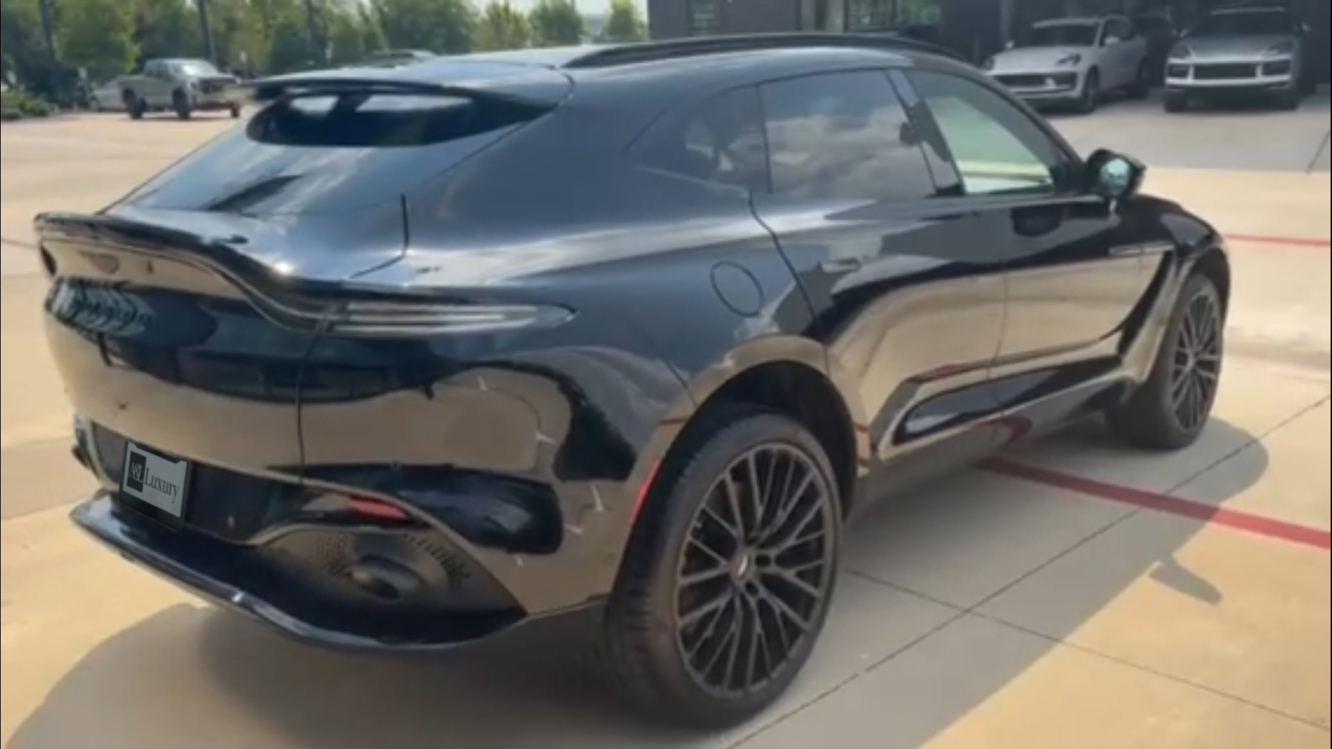 2024 Aston Martin DBX
