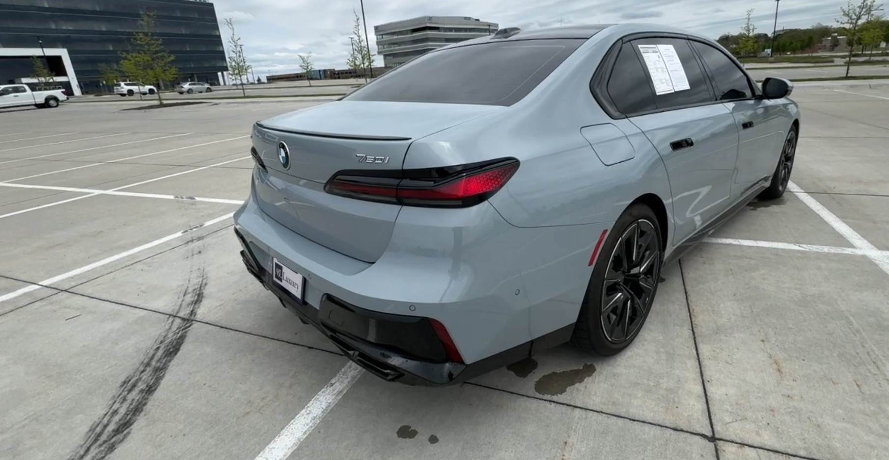 2023 BMW 760i xDrive