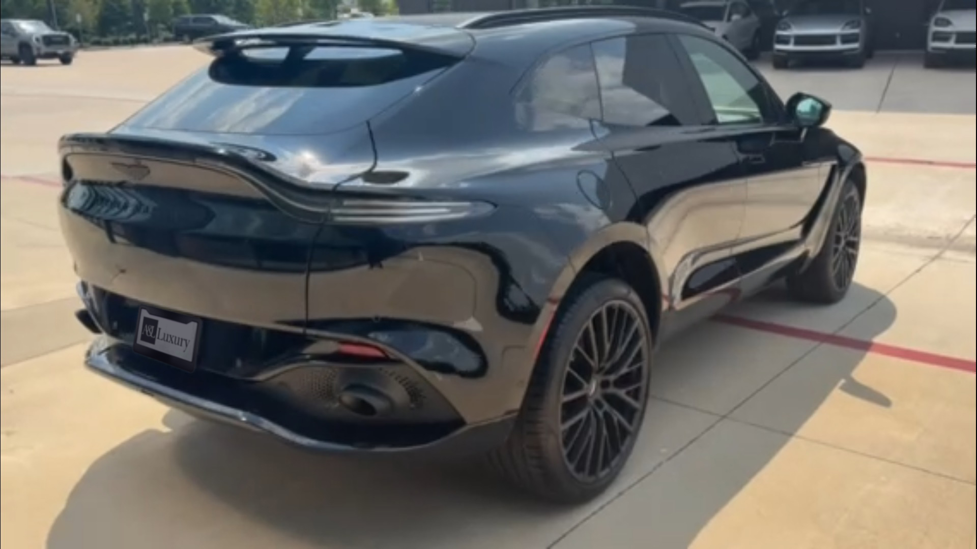 2024 Aston Martin DBX