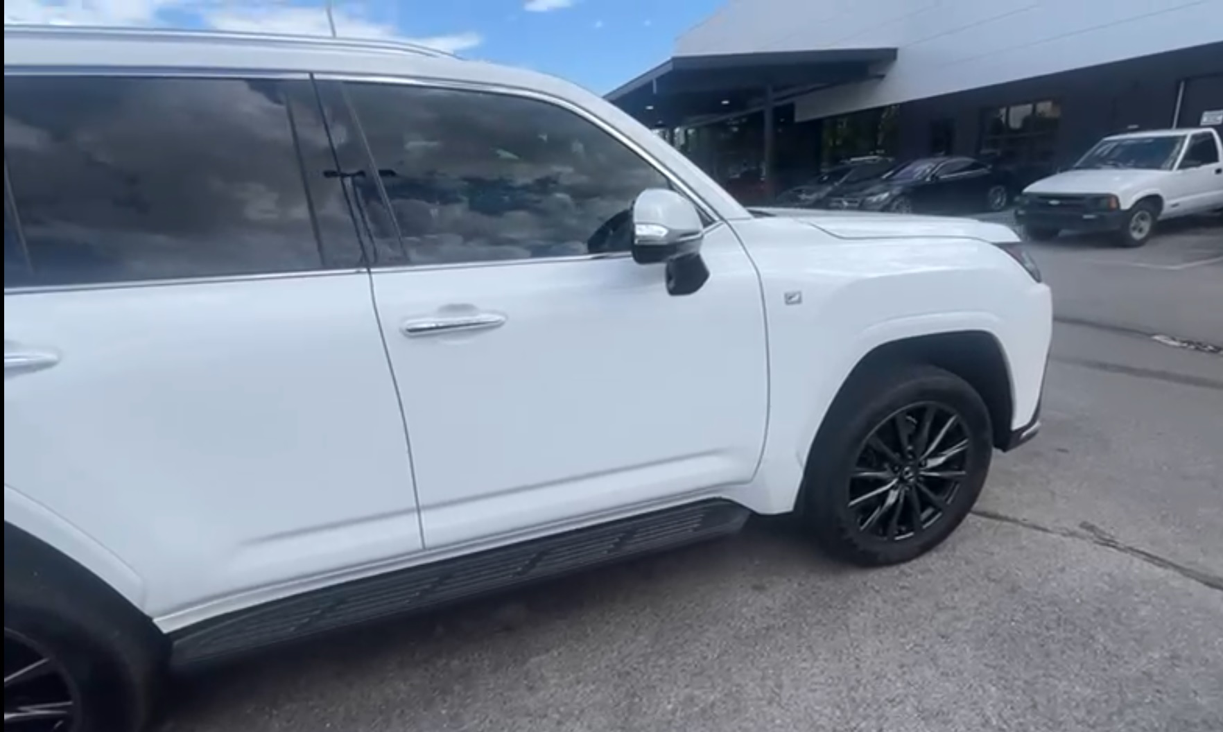 2025 Lexus LX 600 F Sport