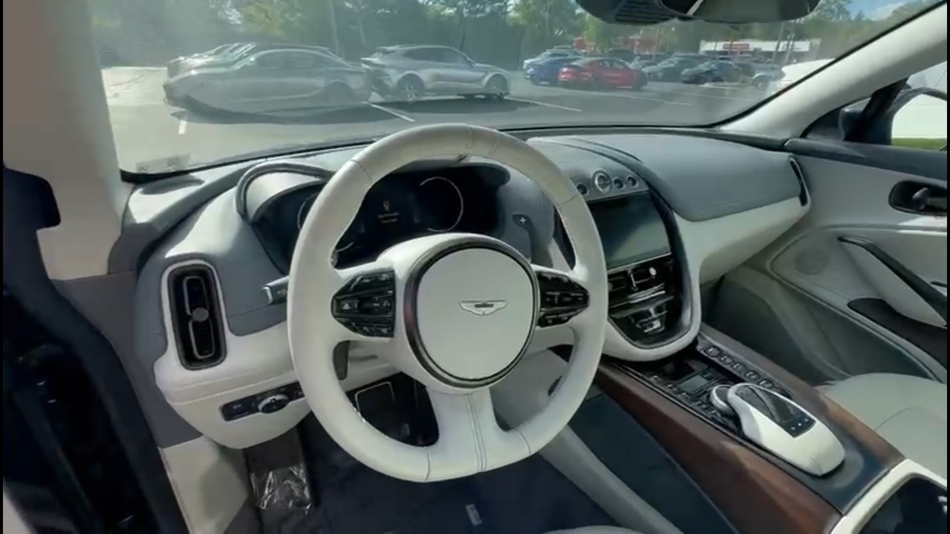 2021 Aston Martin DBX