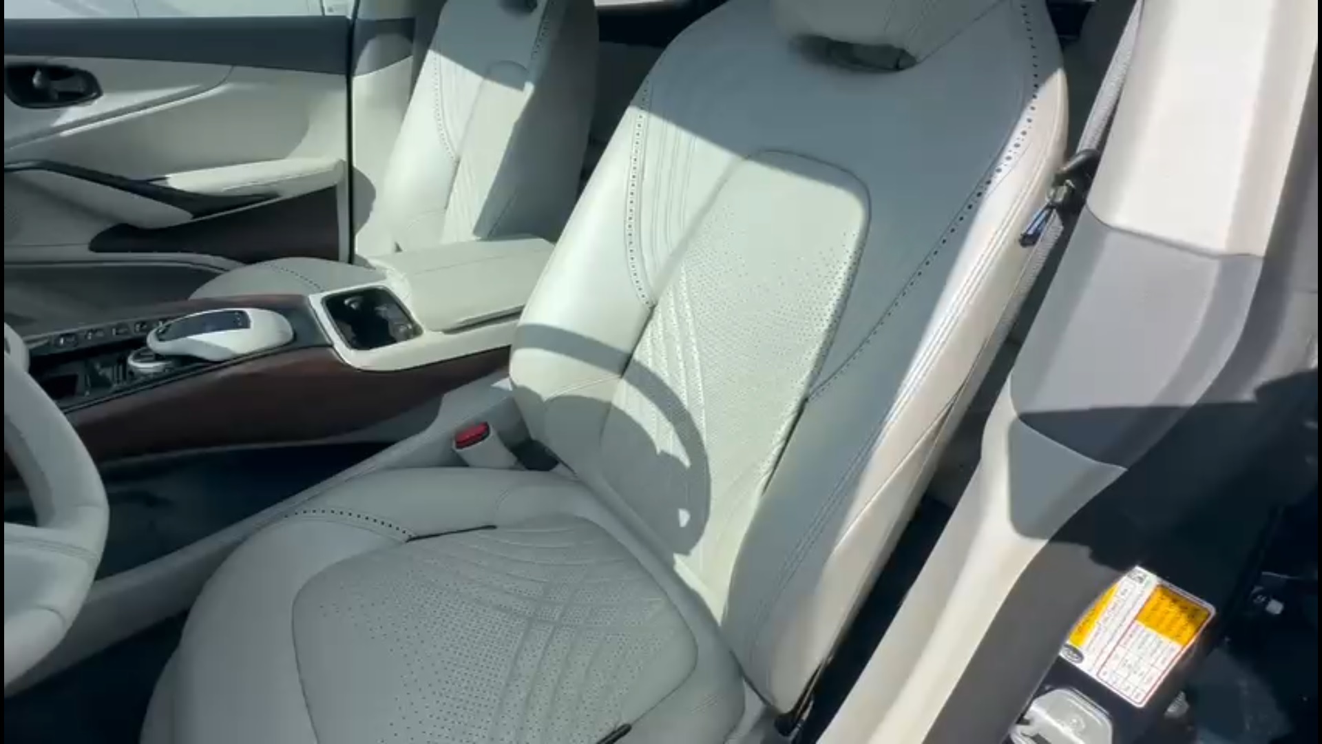 2021 Aston Martin DBX