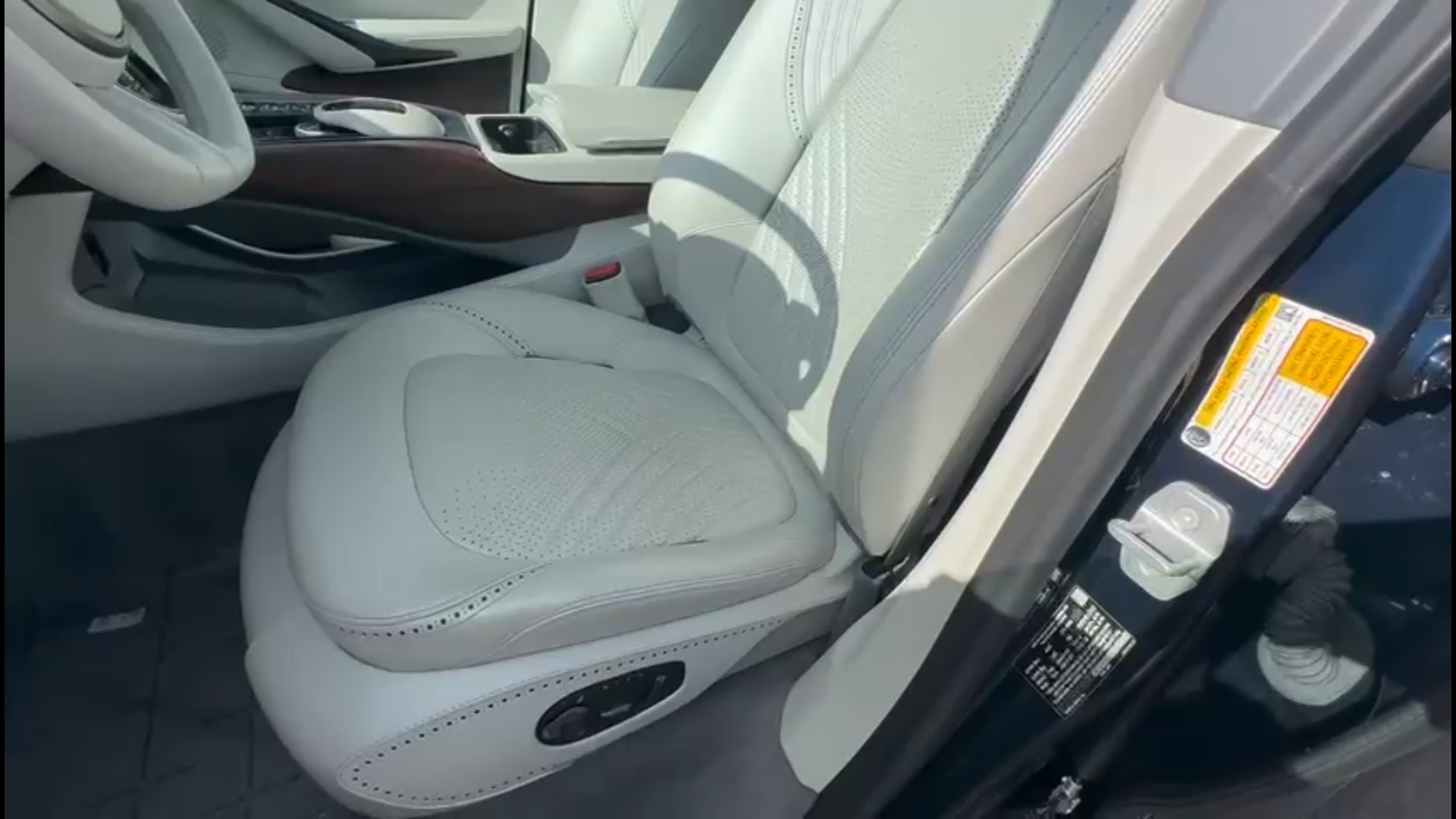 2021 Aston Martin DBX