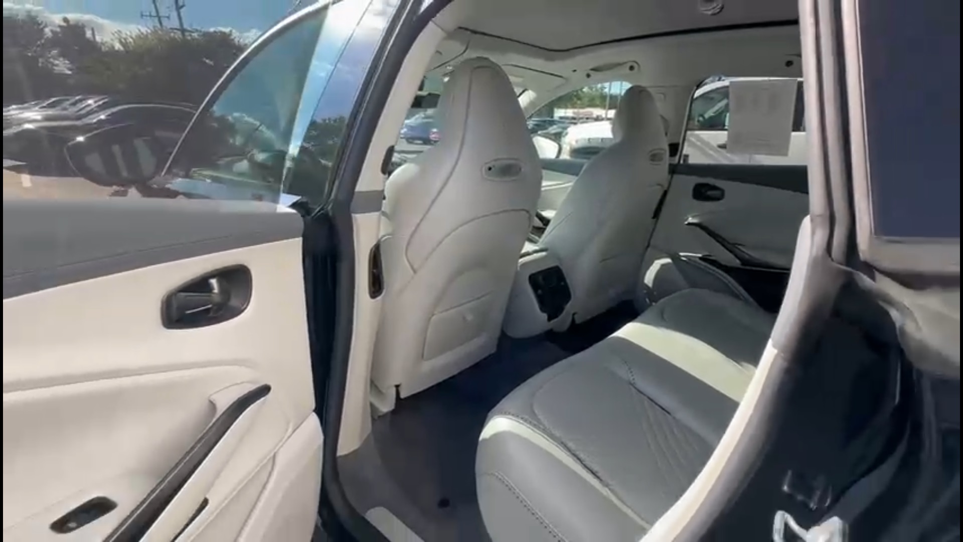 2021 Aston Martin DBX