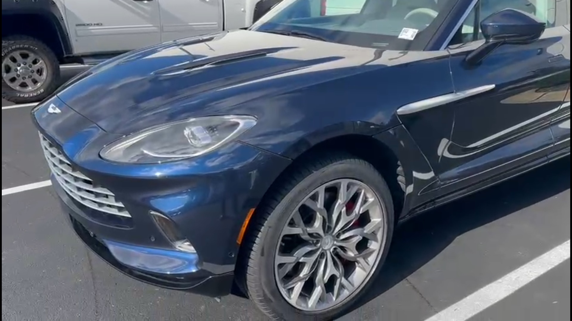 2021 Aston Martin DBX